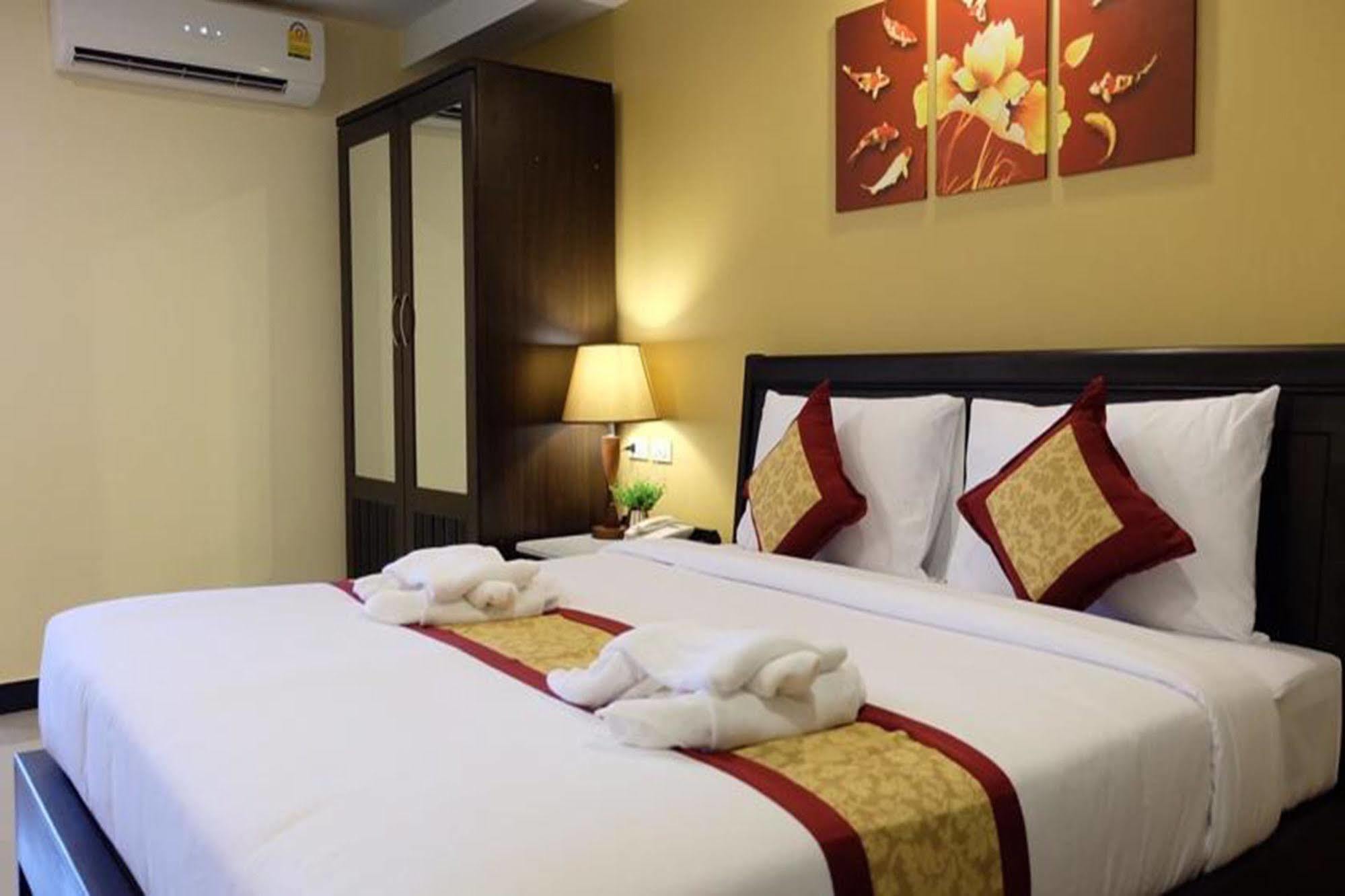 Hotel The Grand Day Night Pattaya Zewnętrze zdjęcie